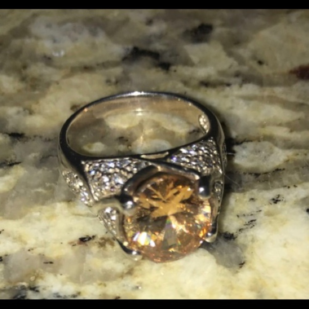 Costume ring